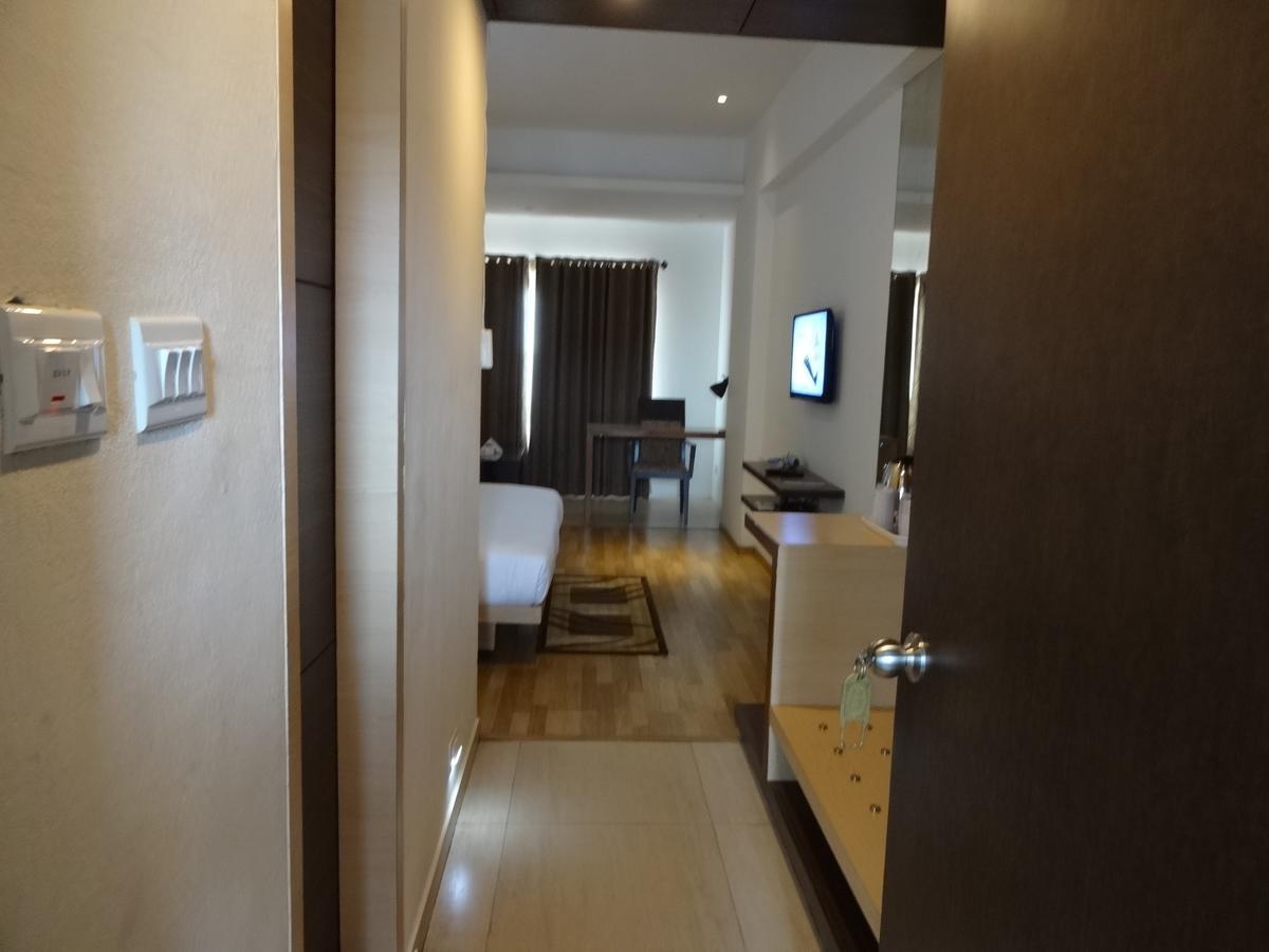 Sea Queen Hotel Кожикоде Экстерьер фото