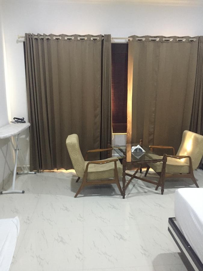 Sea Queen Hotel Кожикоде Экстерьер фото